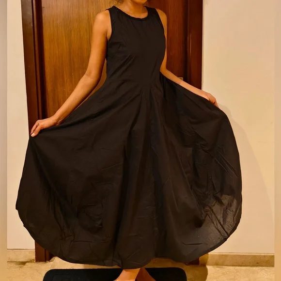 Women Black solid A-line dress with jacket - Picture 8 of 14